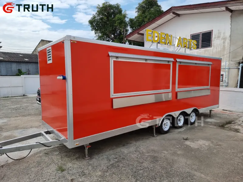 Un client thailandez lansează cu succes o afacere de pizza și grătar cu o remorcă cu mâncare roșie de 6,7 m de la Qingdao Truth Technology